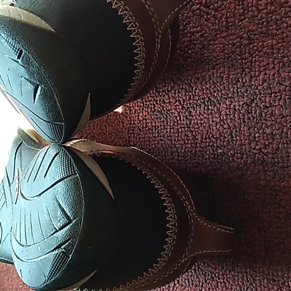 OBO Women's LL Bean Leather shoes - Picture 7 of 8